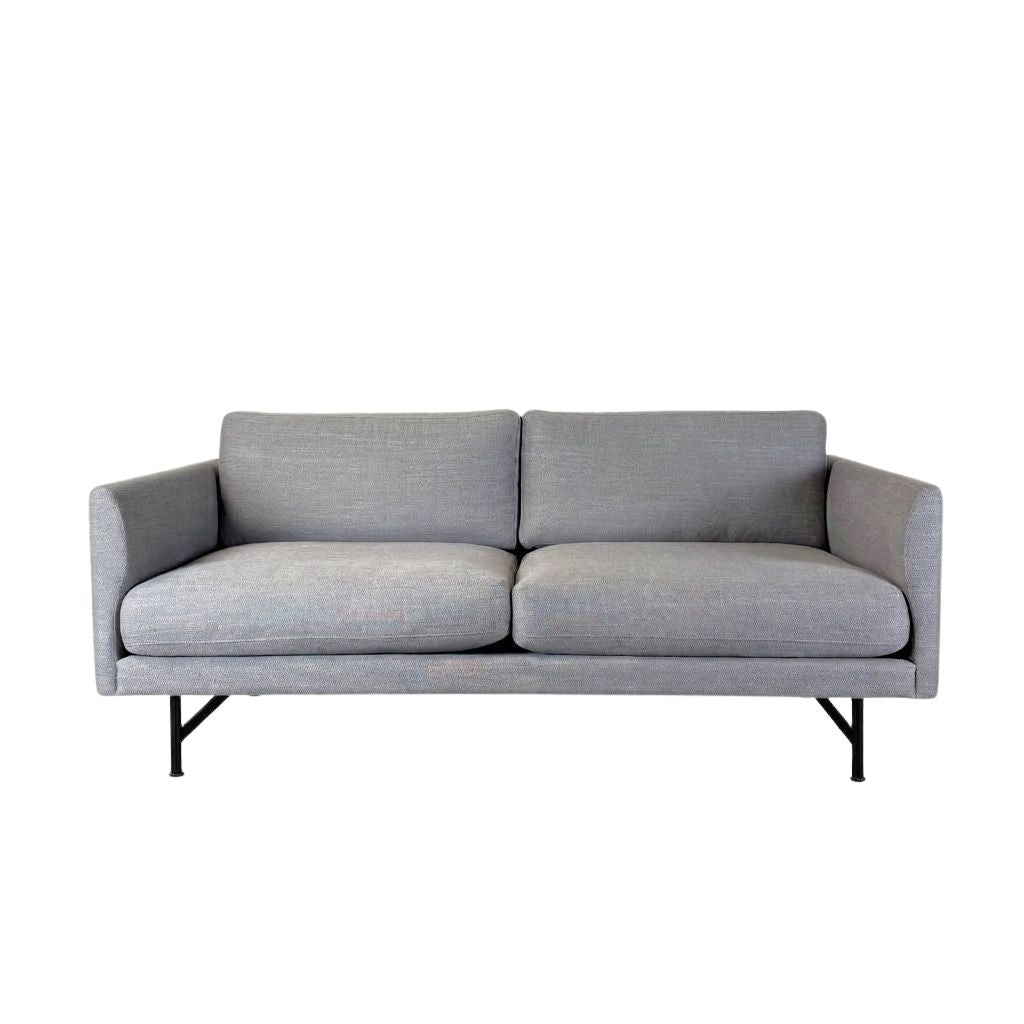 Fredericia Furniture Calmo 2 pers. Sofa - Sunniva 242 / Sort Metal Ben