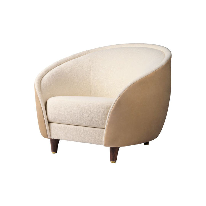 GUBI Revers Lounge Chair, geöltes Walnussholz / Elfenbein / Leder