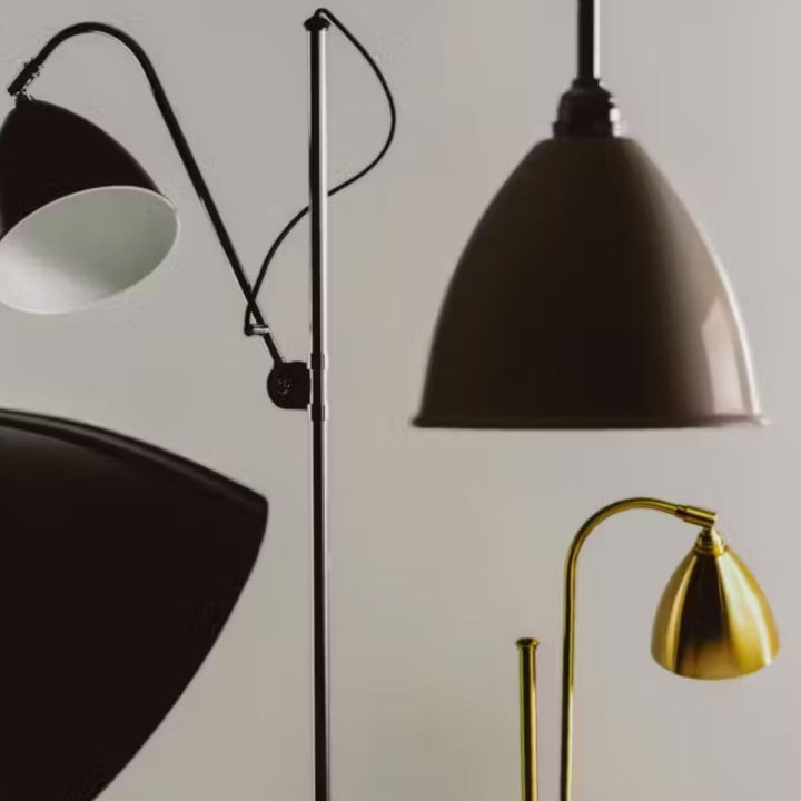 GUBI Bestlite BL3 Floor Lamp, Sort Messing / Hvid Semi Matt