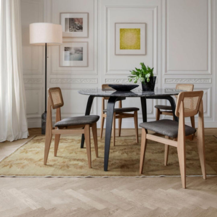 GUBI Dining Table Round Ø130, Eg / Hvid Carrara Marmor