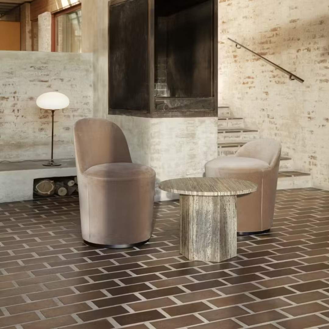 GUBI Stemlite Table Lamp H70, Sort Krom