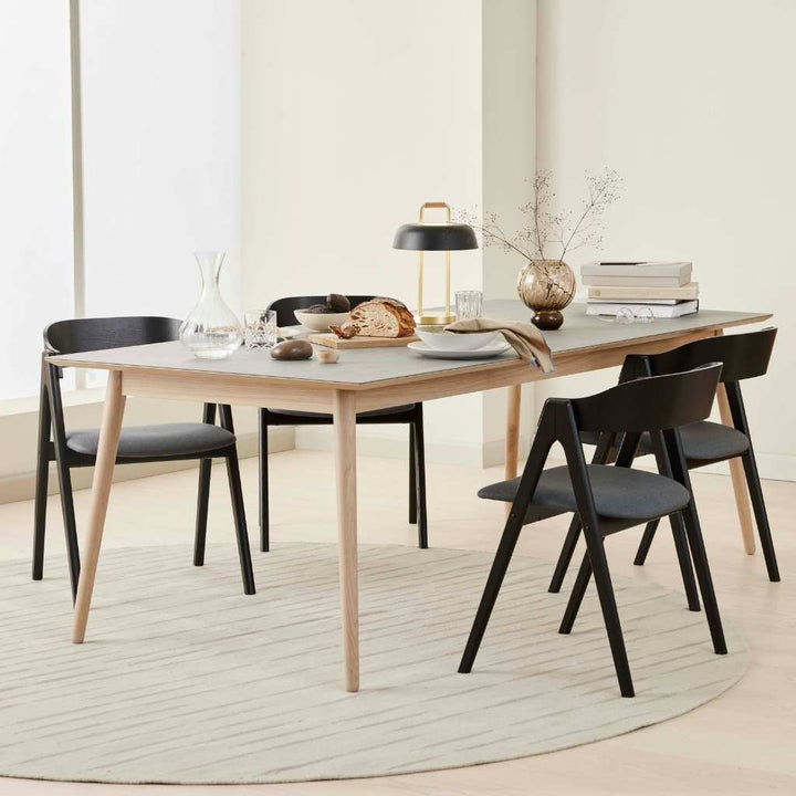 Hammel Furniture MEZA Spisebord L210, Lys grå keramik / Træ