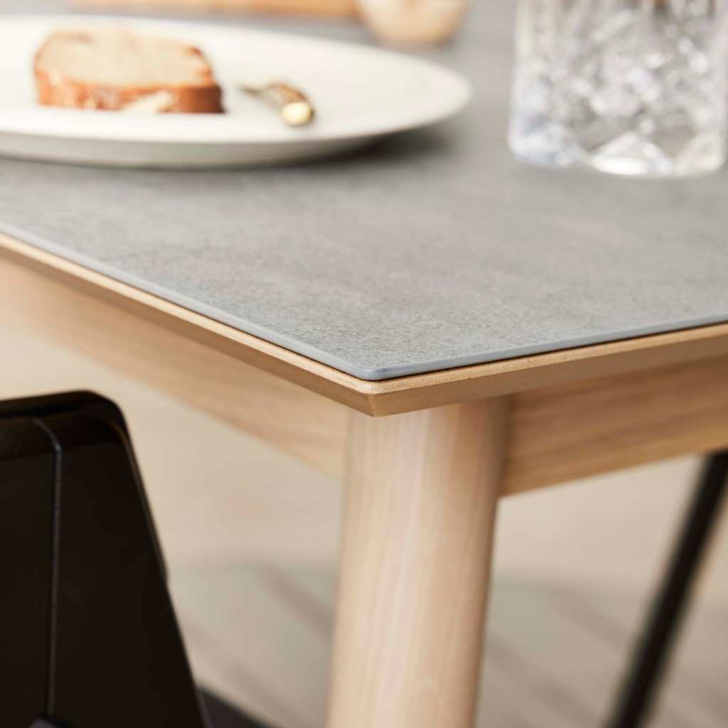 Hammel Furniture MEZA Spisebord L210, Lys grå keramik / Træ