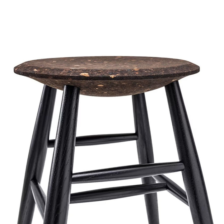 Hem Drifted Stool Skammel, Mørk kork / Sort