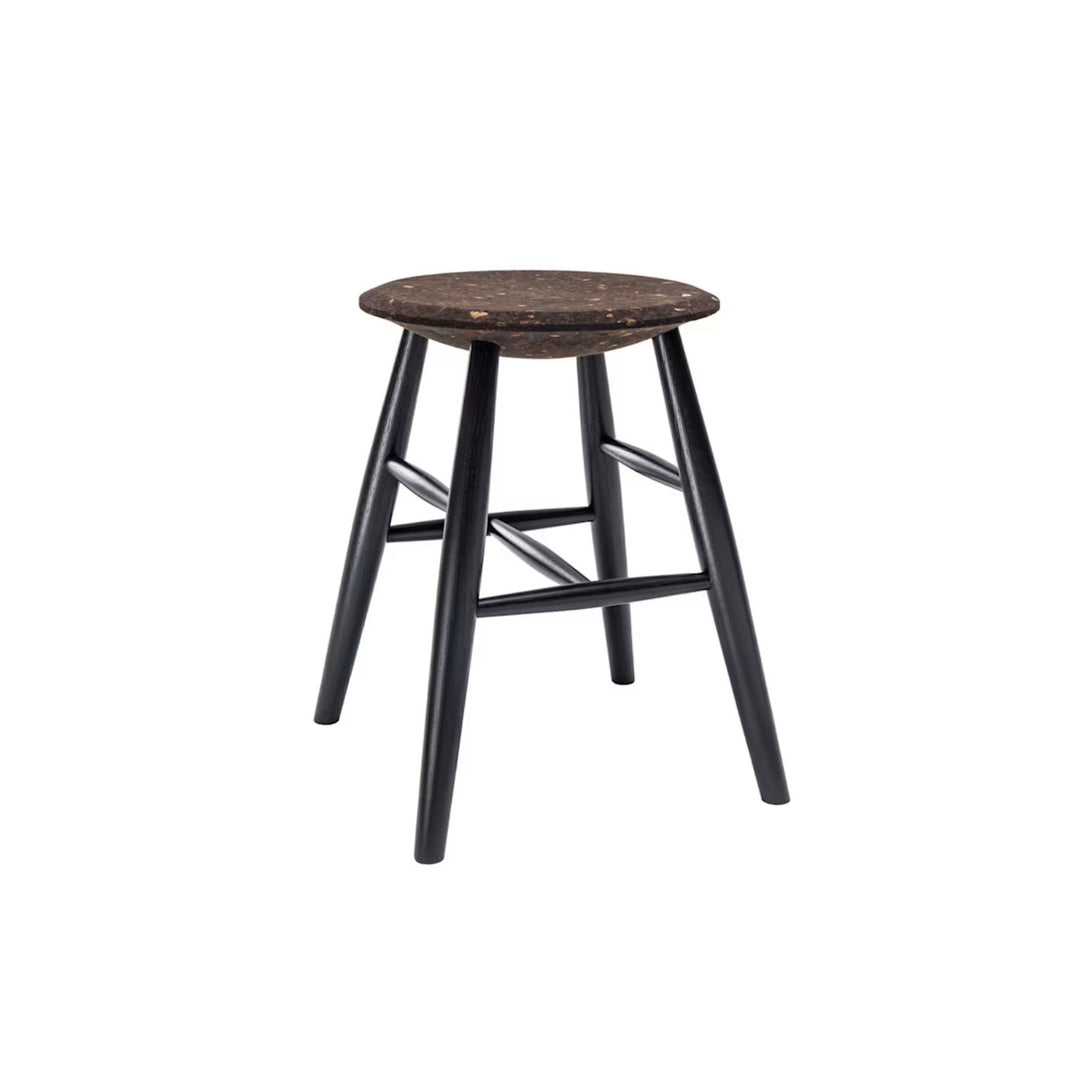 Hem Drifted Stool Skammel, Mørk kork / Sort