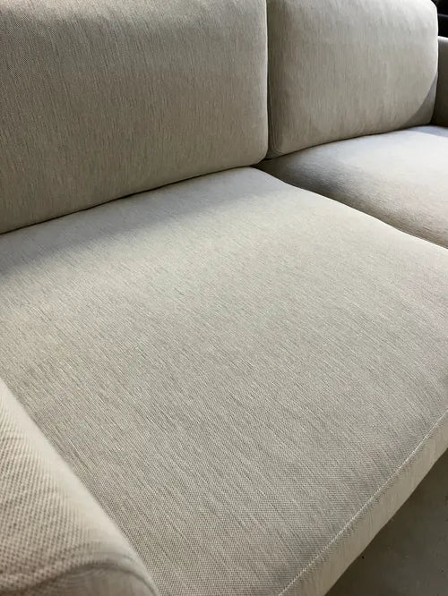 Fredericia Calmo Model 5622, 2 pers. Sofa, 80cm Puder - Lys Grå (Febrik Nitto 207) / Sort metal