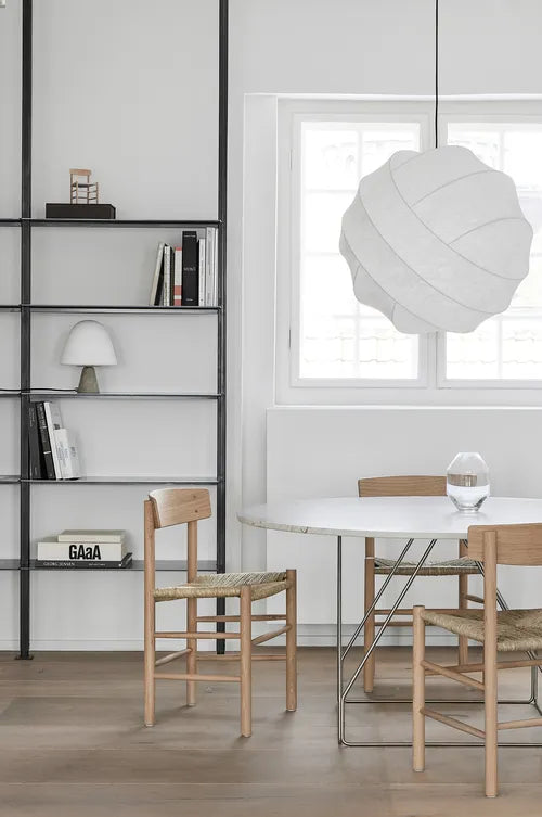Fredericia JG spisebord 6568 Ø140 - Sten Kvarsit Ivory / Rustfri stål børstet