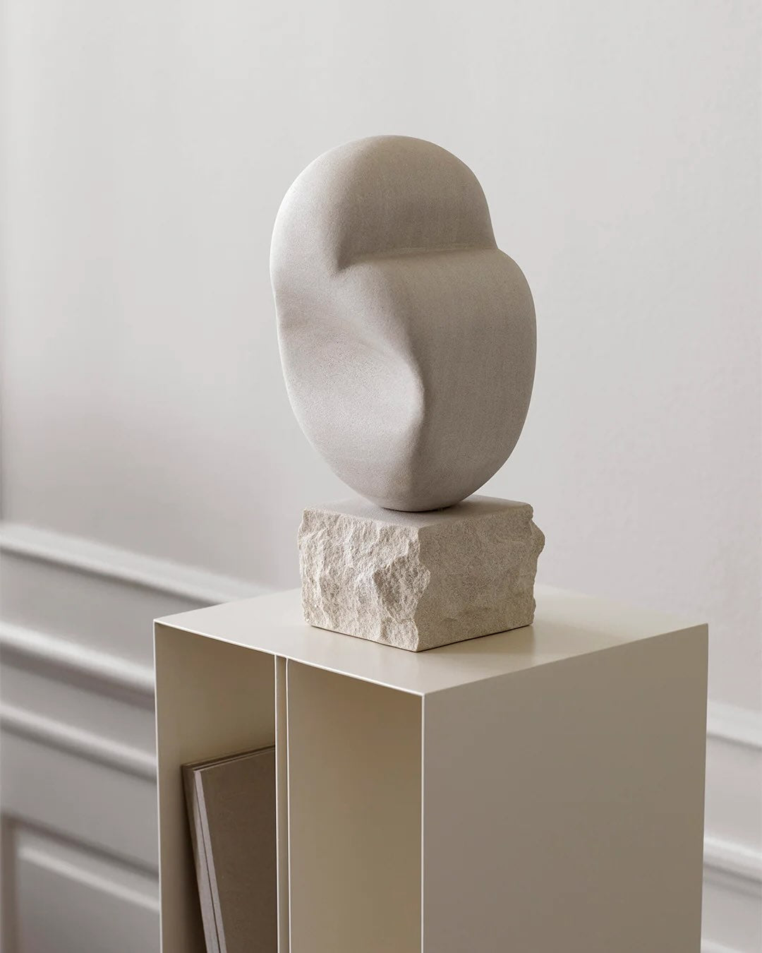 Kristina Dam Studio Curved Piedestal, Beige