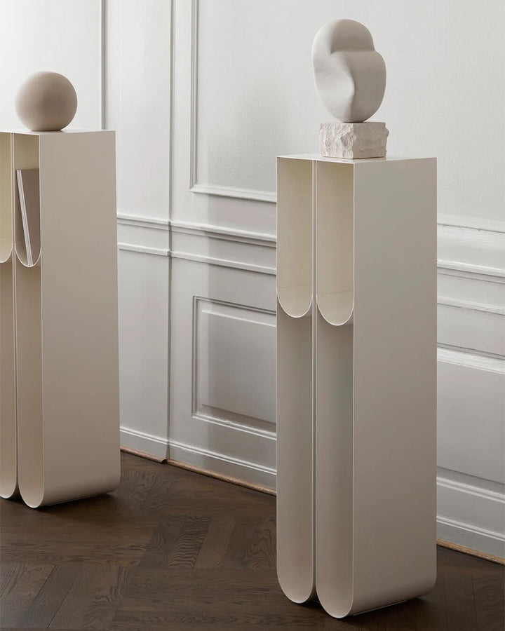 Kristina Dam Studio Curved Piedestal, Beige