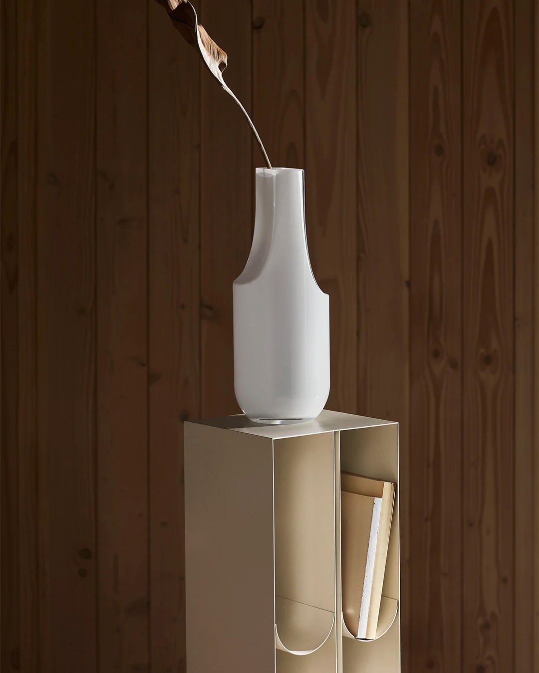 Kristina Dam Studio Curved Piedestal, Beige