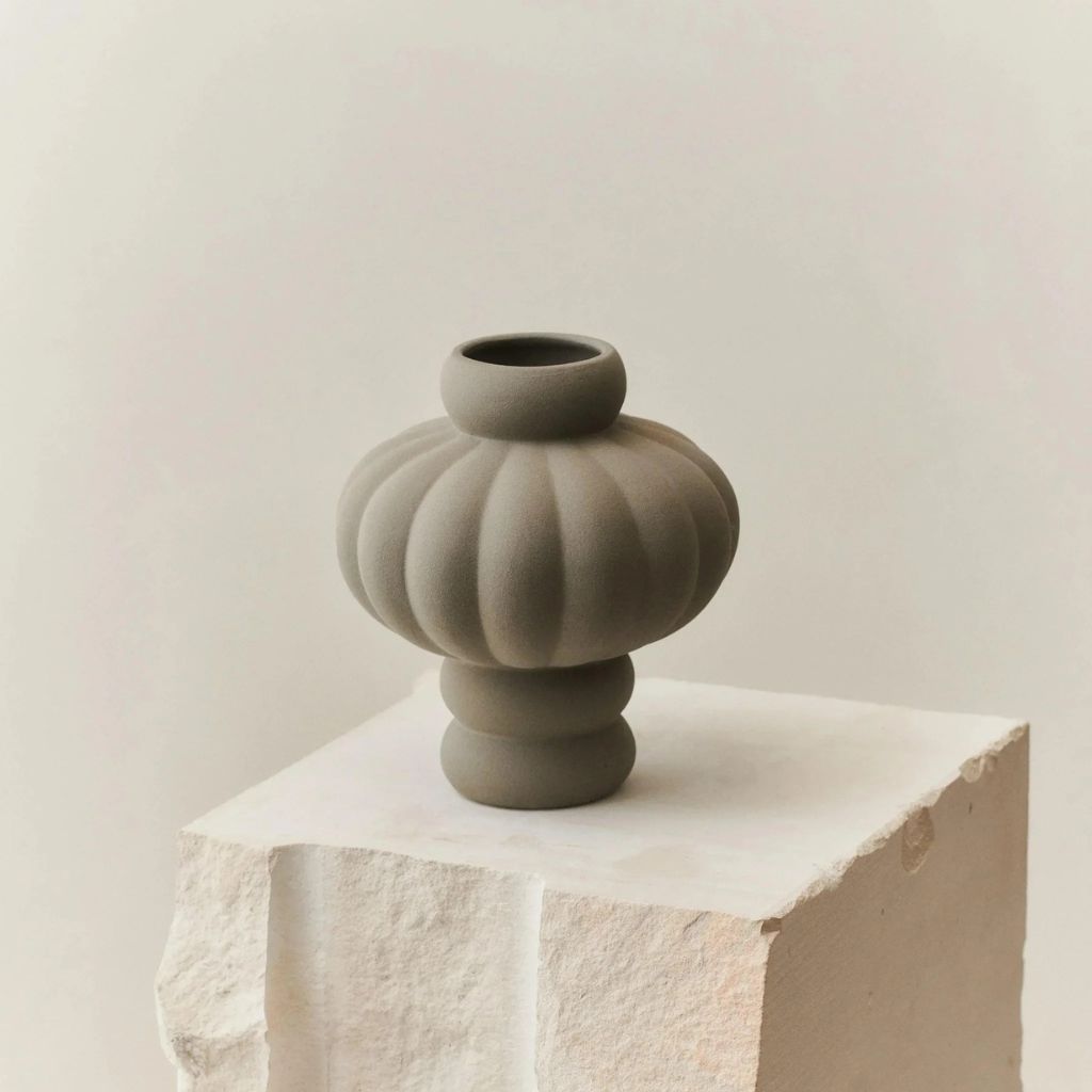 LOUISE ROE Ceremic Balloon Vase 02, Ink Black