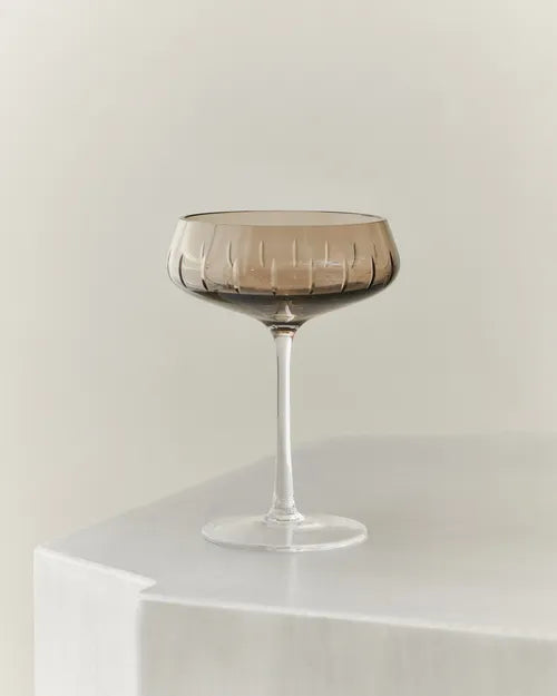 LOUISE ROE Champagnerglas Single Cut, Rauchglas