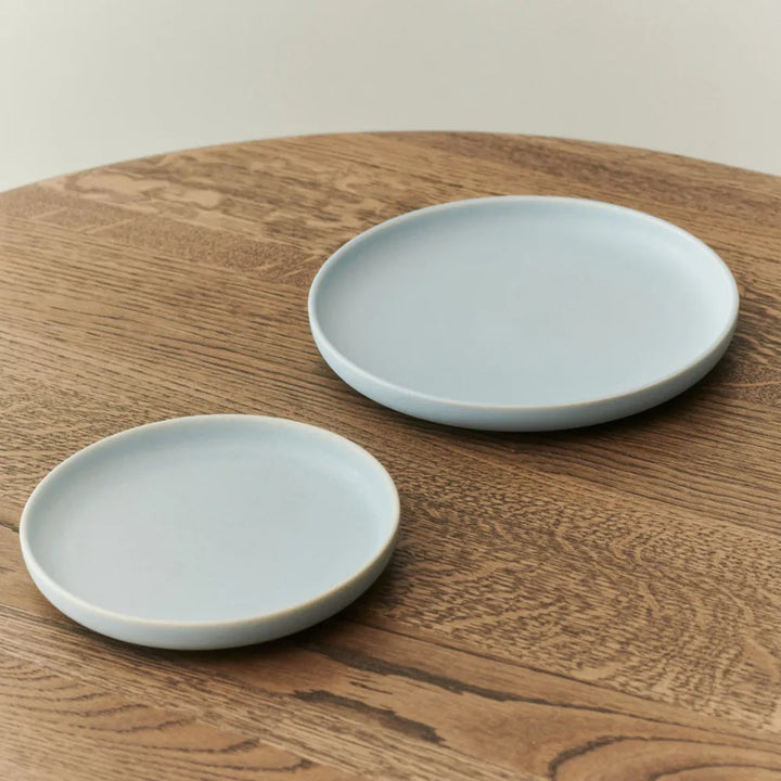 LOUISE ROE Ceramic PISU 11 Teller Ø26, Sky Blue