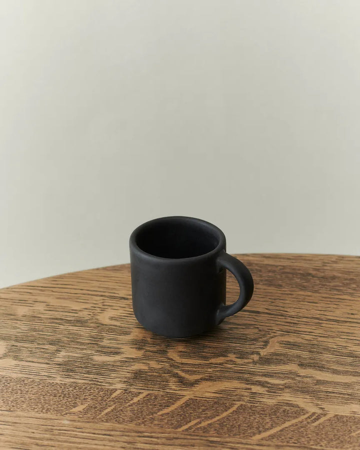 LOUISE ROE Ceramic PISU 17 Espresso Tasse, Tinten Schwarz