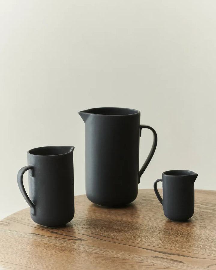 LOUISE ROE Ceramic PISU 13 25cl Kanne, Tinten-Schwarz