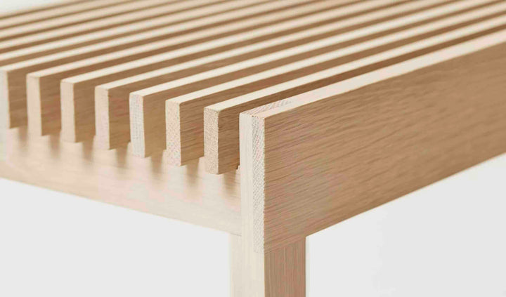 Form & Refine Lightweight Hocker, Weiße Eiche