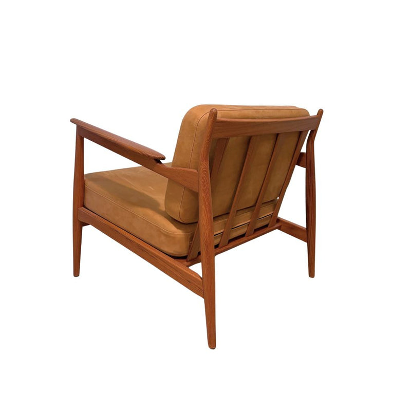 Magnus Olesen Lænestol Model 107, Teak / Cognac læder