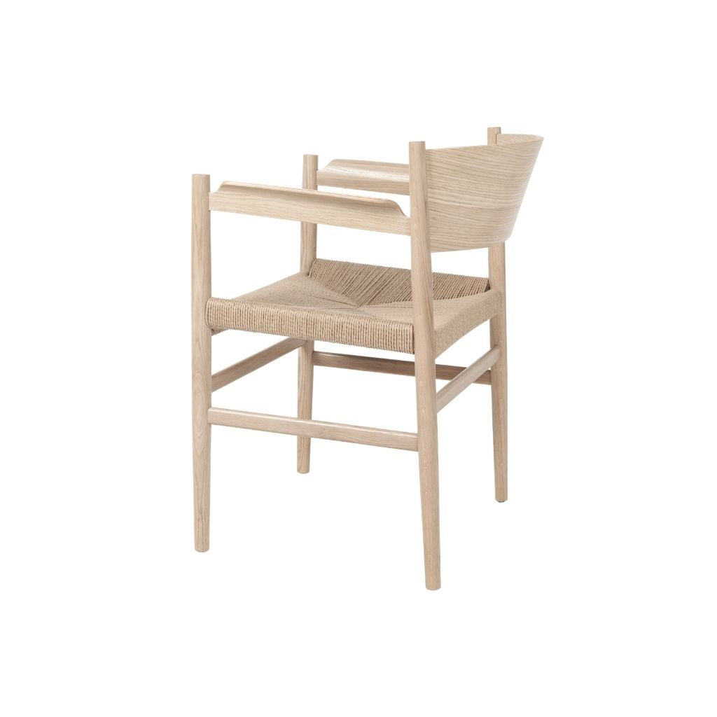Mater Nestor Stol m. armlæn, Matlakeret egetræ / Naturfarvet