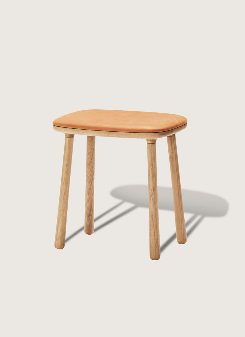 Møbel Copenhagen Rudi Chair with armrests - Oiled Oak/Cream Velvet