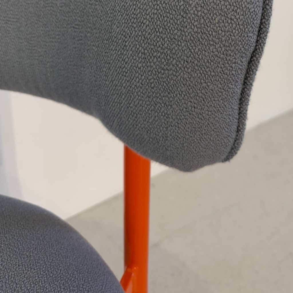 Møbel Copenhagen FONT Esszimmerstuhl - Grau/Orange Gestell