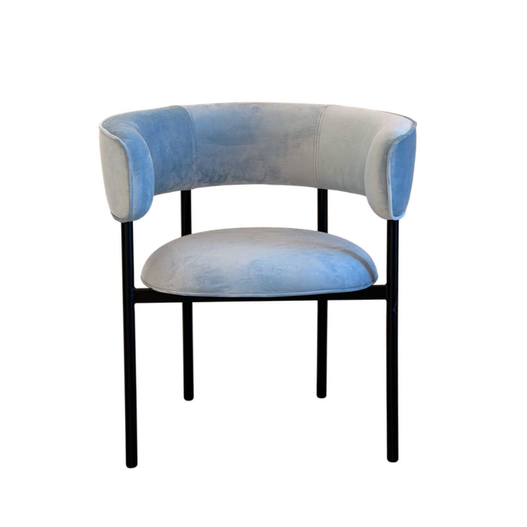 Møbel Copenhagen FONT Dining chair with armrests - Light blue velvet/Black frame