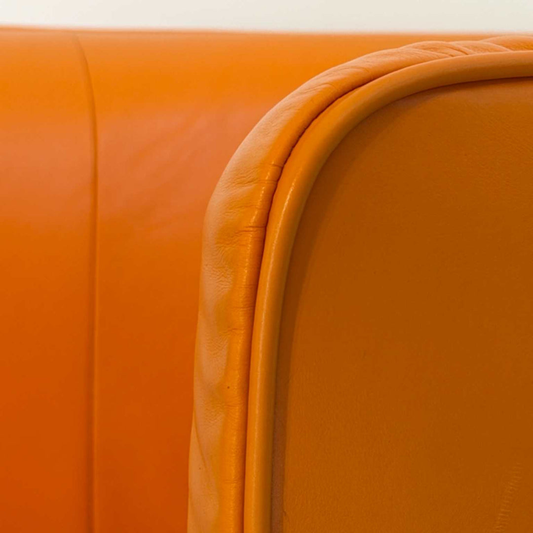 Møbel Copenhagen Taku Armchair - Orange Leather