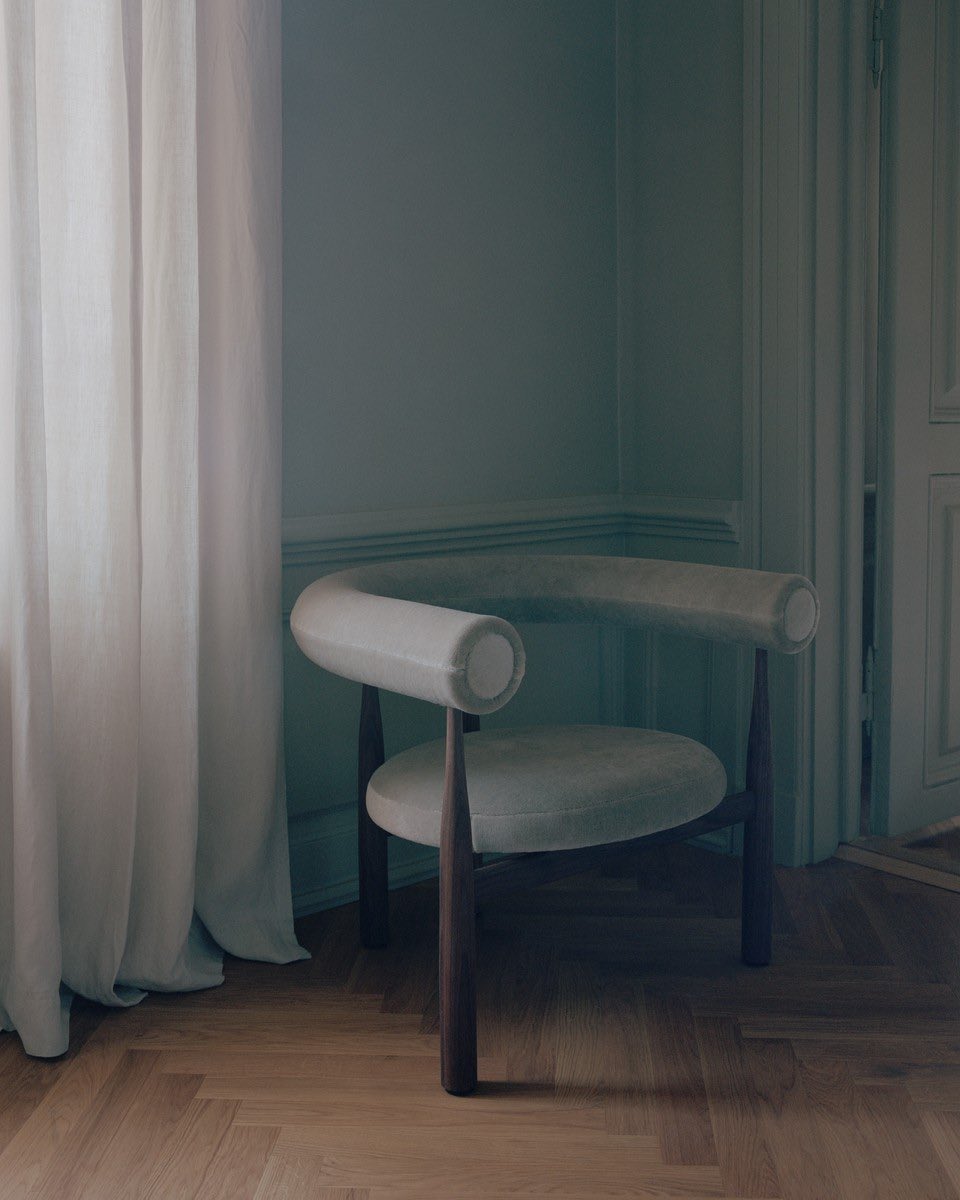 New Works Bukowski Loungestol, Valnød / Beige Mohair