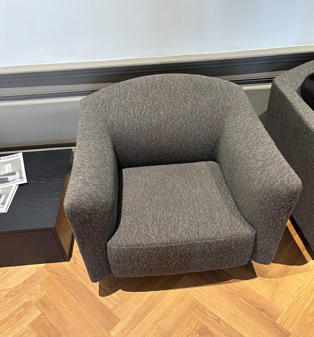 New Works Shore Loungesessel Plinth, Dunkler Tweed
