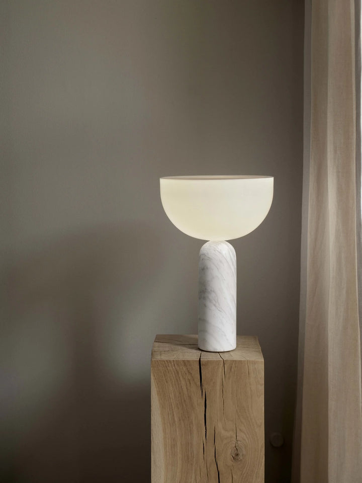 New Works Kizu Tischlampe Large, Weißer Marmor