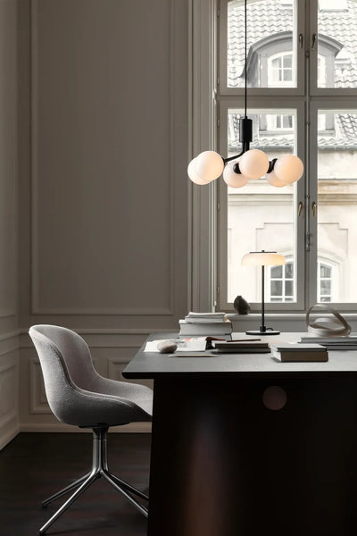 Nuura Apiales 6 Lysekrone, Satin sort / Opal