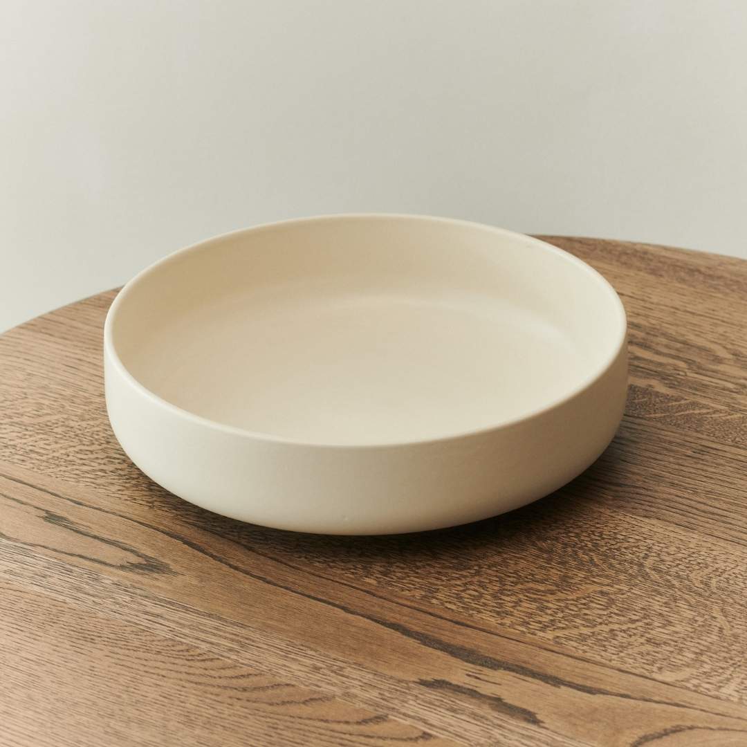 LOUISE ROE Ceramic PISU 08 Tray, Vanilla White