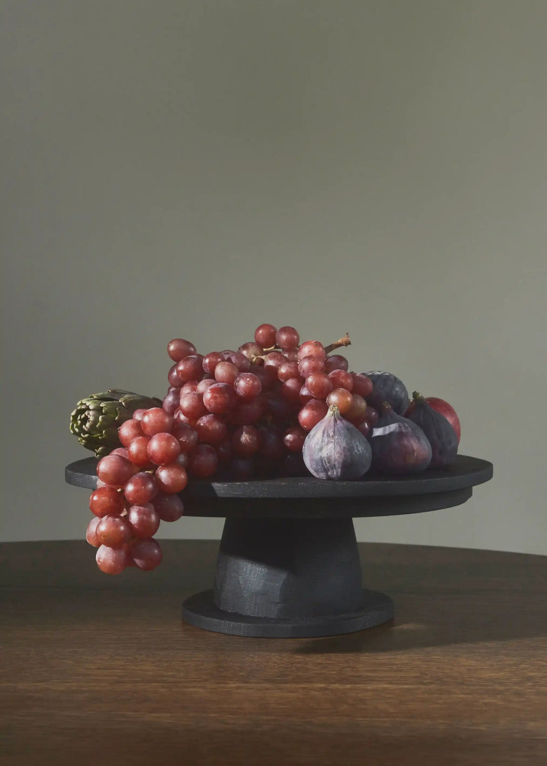Fora Projects Pedestal Plate, Mørk Røget Eg