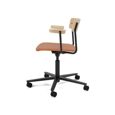 TAKT Cross Task Chair Kontorstol med armlæn, Eg / Cognac læder