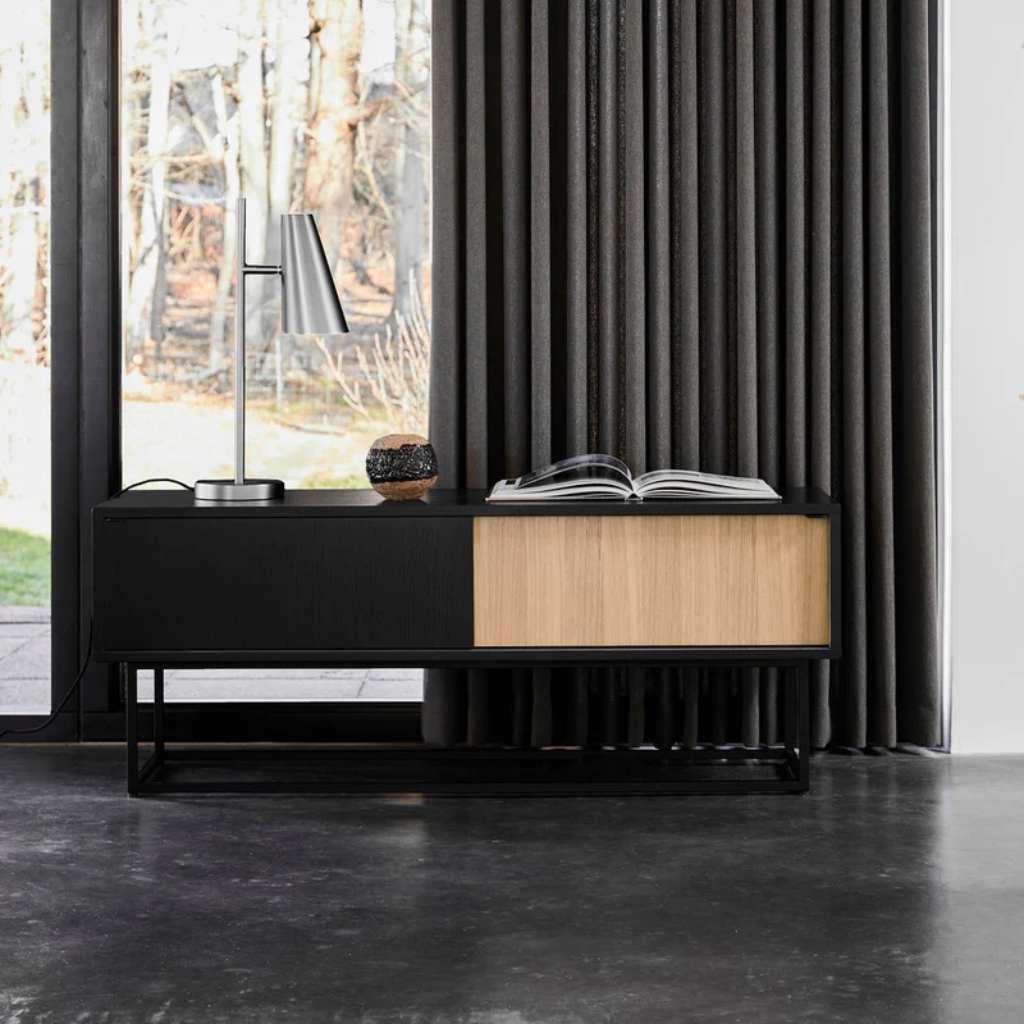 WOUD Virka Sideboard niedrig, Eiche/Schwarz