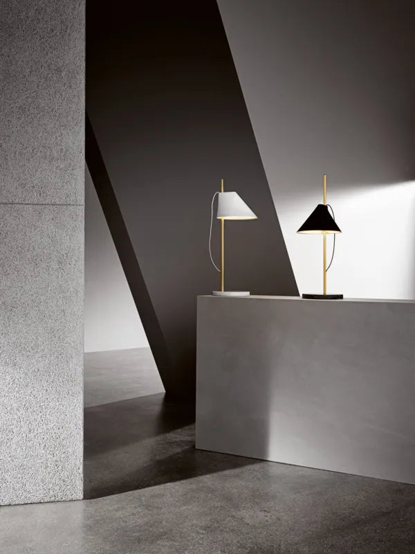 Louis Poulsen Yuh Bordlampe, Sort/Messing