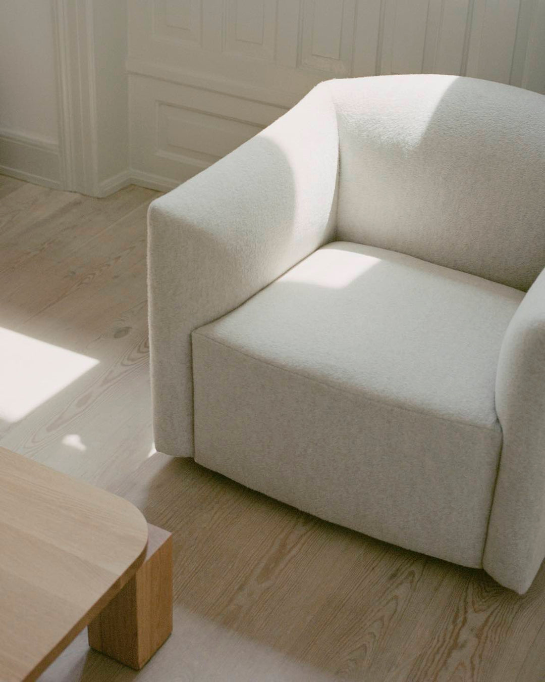 New Works Shore Lounge chair Extended Base, Cifrado 121