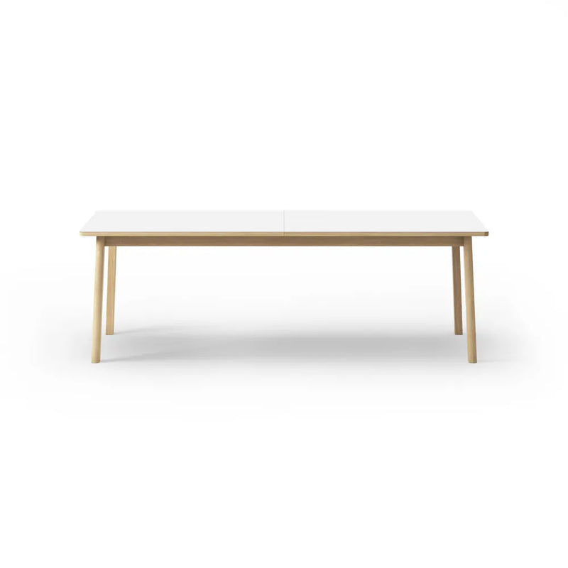Fredericia Ana Spisebord Model 6490 220cm, Eg Sæbebehandlet / Hvid laminat