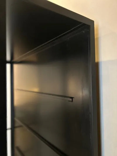 LOUISE ROE Frame Cabinet 2 døre Sort (Brugt)