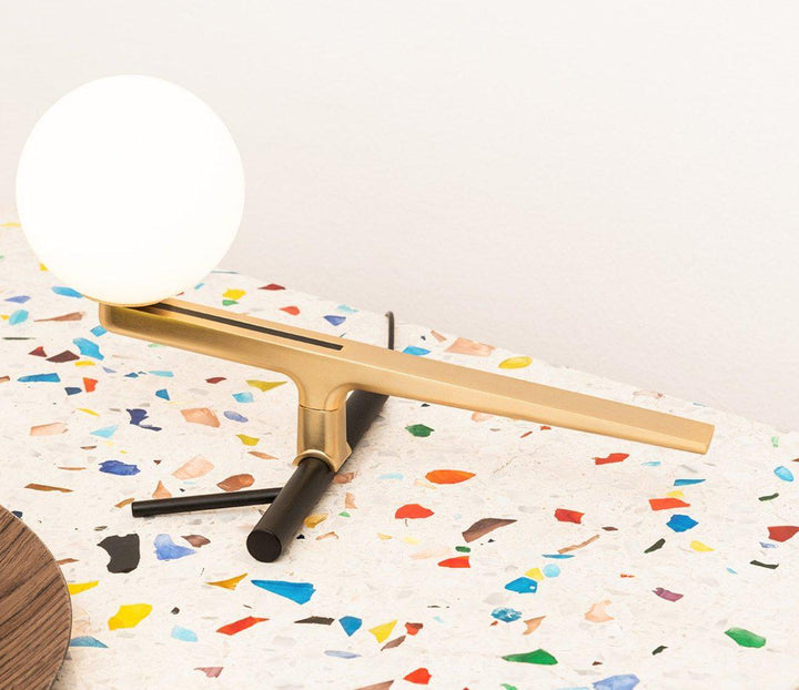 Artemide Yanzi Bordlampe
