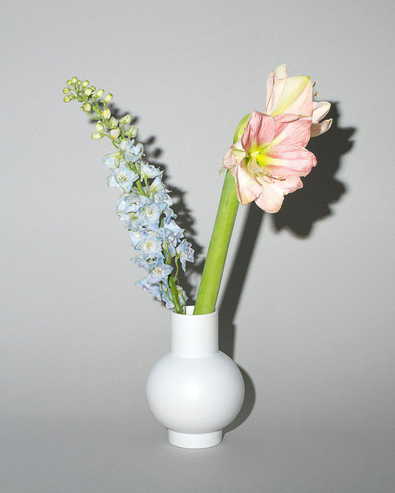 raawii Strøm, Small Vase Vaporous Grey - KEEPR
